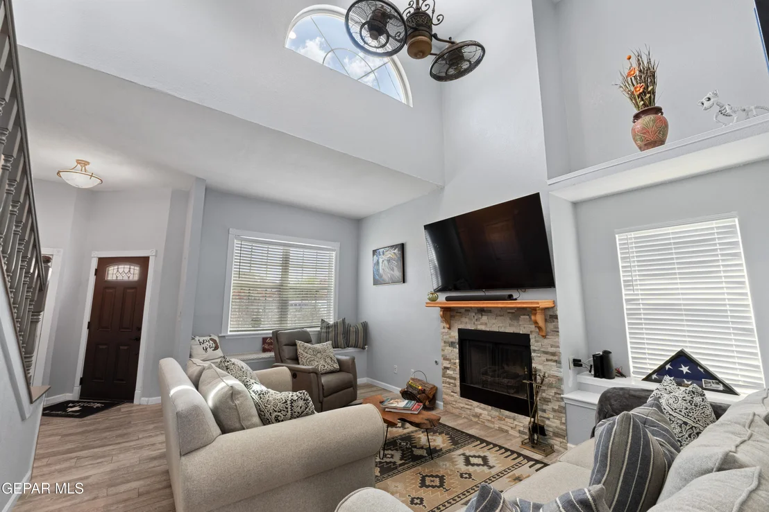 Photo of 1121 West Bend Lane