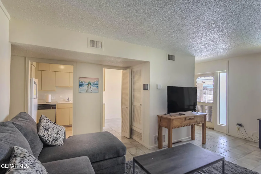 Photo of Unit E at 4155 KRUPP Drive