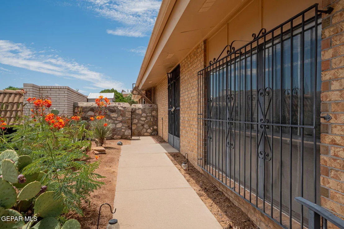 Photo of 3204 HIGH POINT Drive