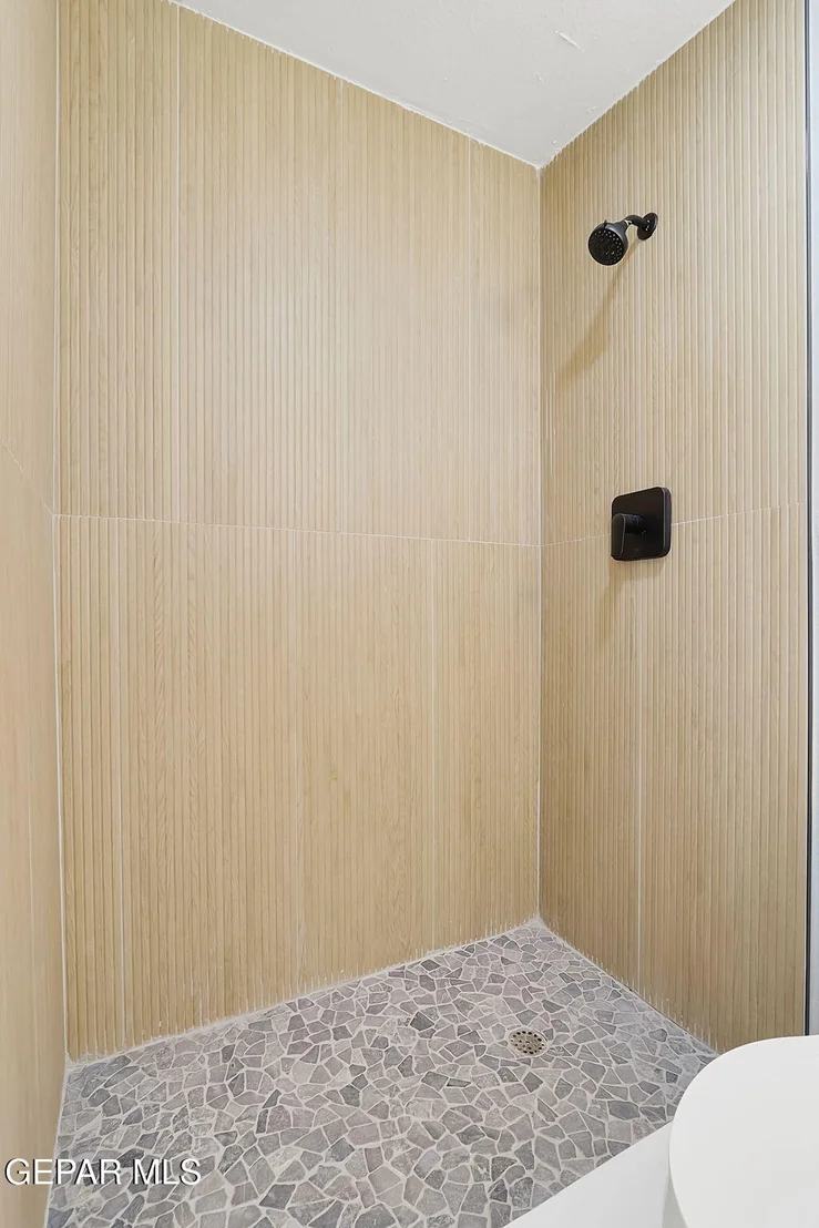 Photo of 5609 MARTIN Lane