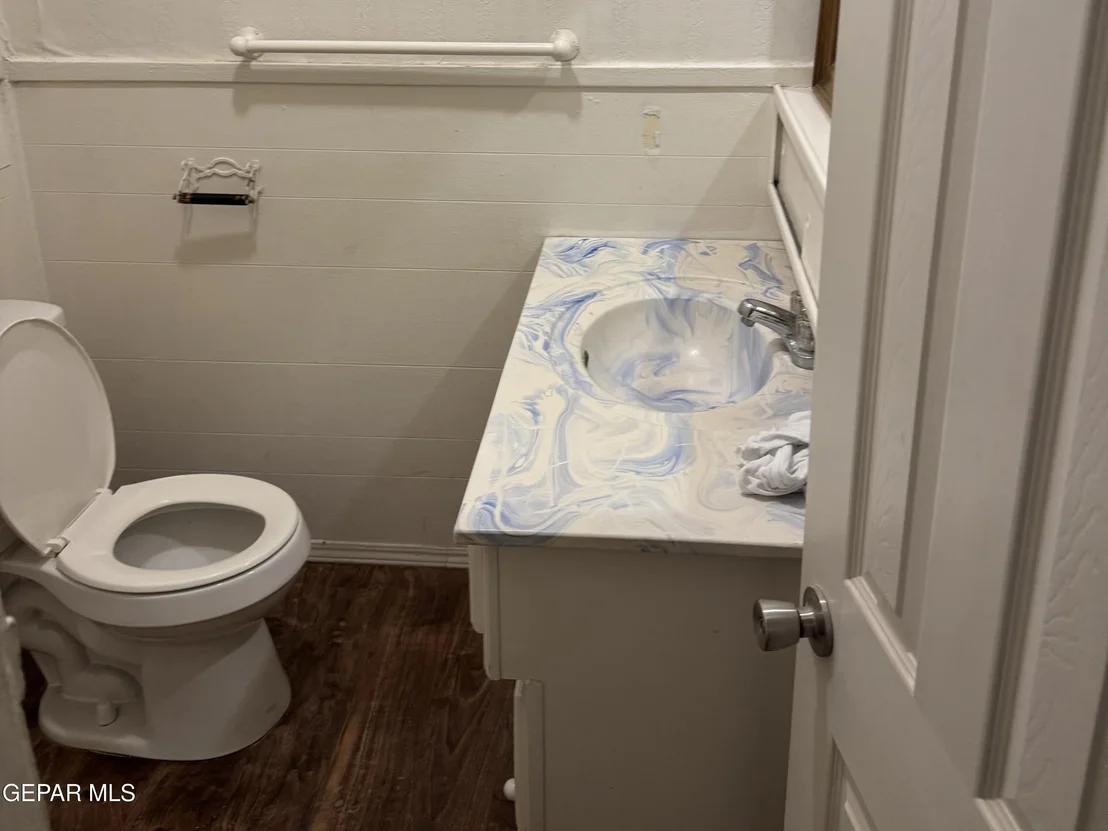 Photo of 521 RANDOLPH Drive