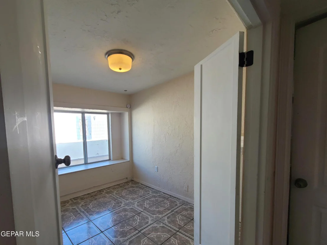 Photo of 1714 BANKER Road