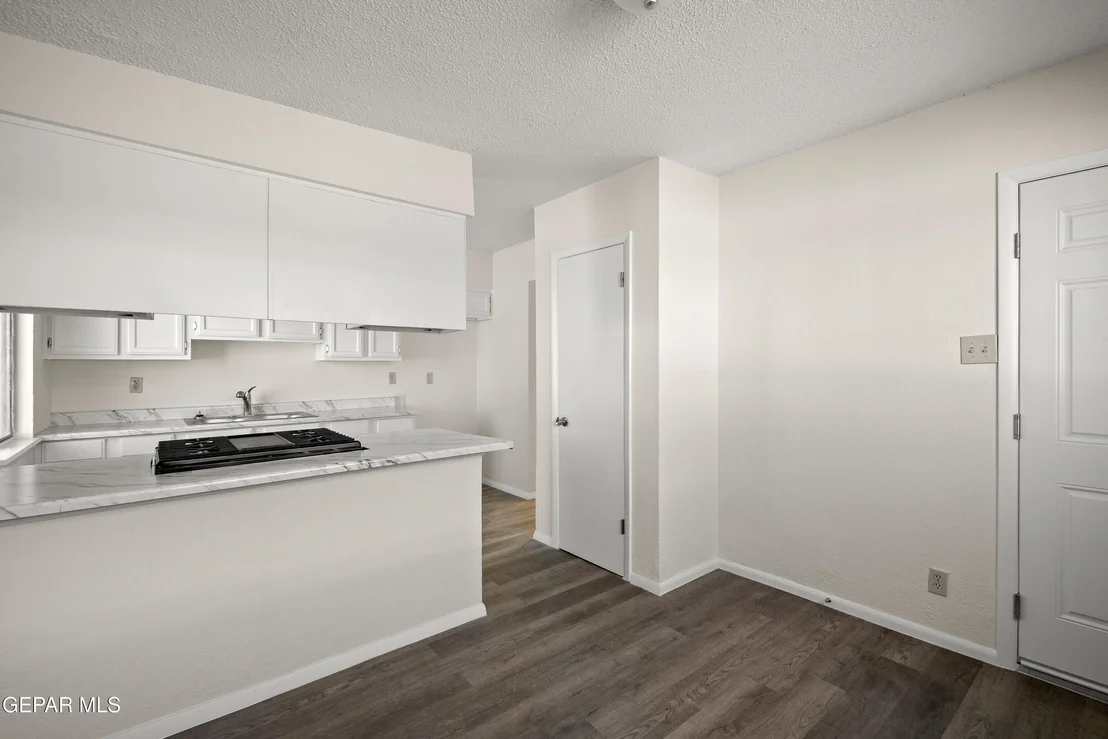 Photo of 276 ROMERIA Drive
