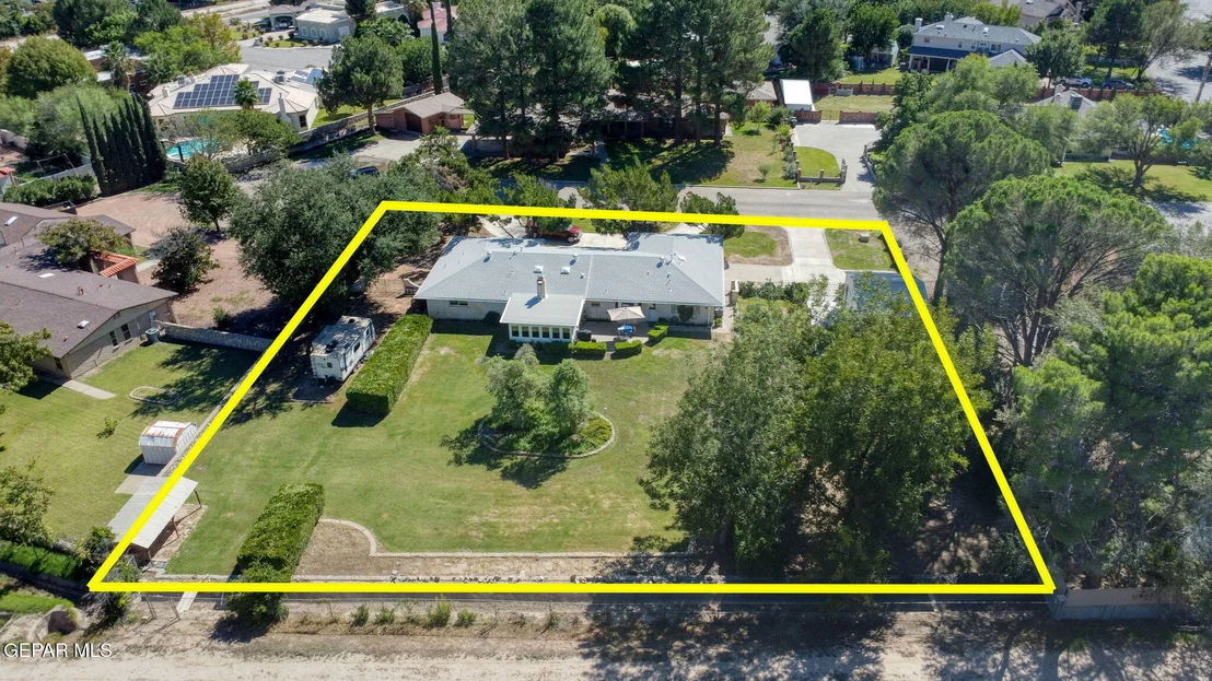 Photo of 717 LIVE OAK Drive