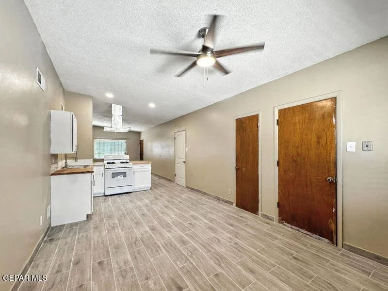 Photo of 7215 Barker Road
