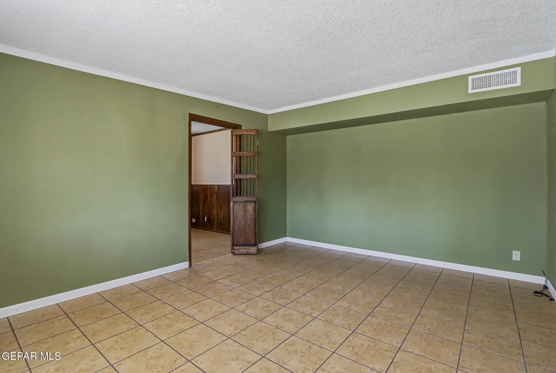 Photo of 10161 BERMUDA Avenue