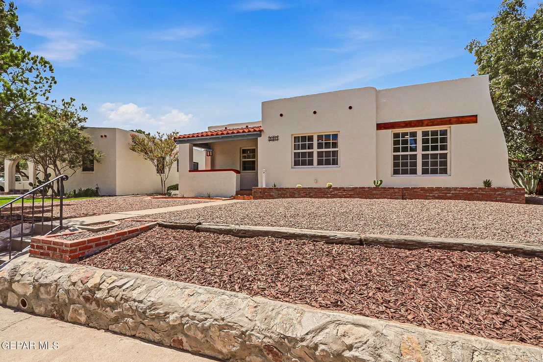Photo of 2037 CRESCENT Circle