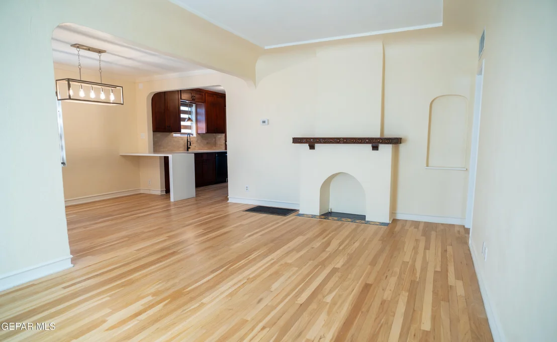 Photo of 1211 MESITA Drive