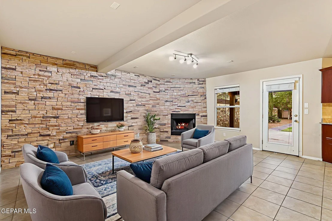 Photo of 6628 Parque del Sol Drive