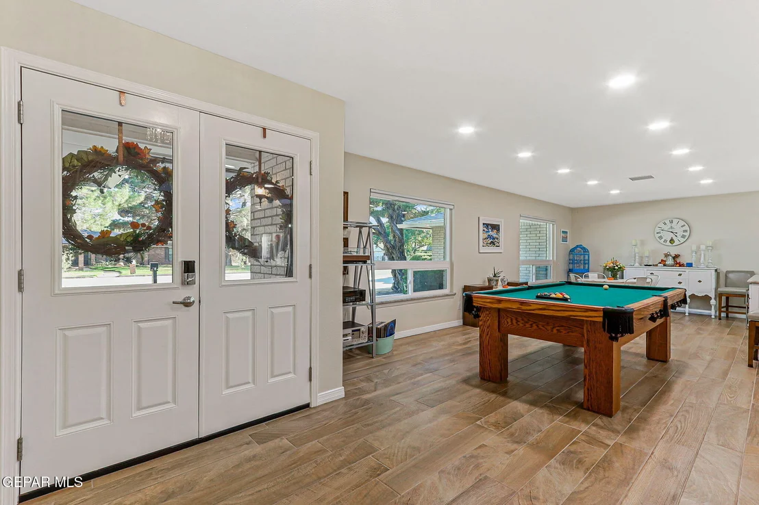 Photo of 717 LIVE OAK Drive