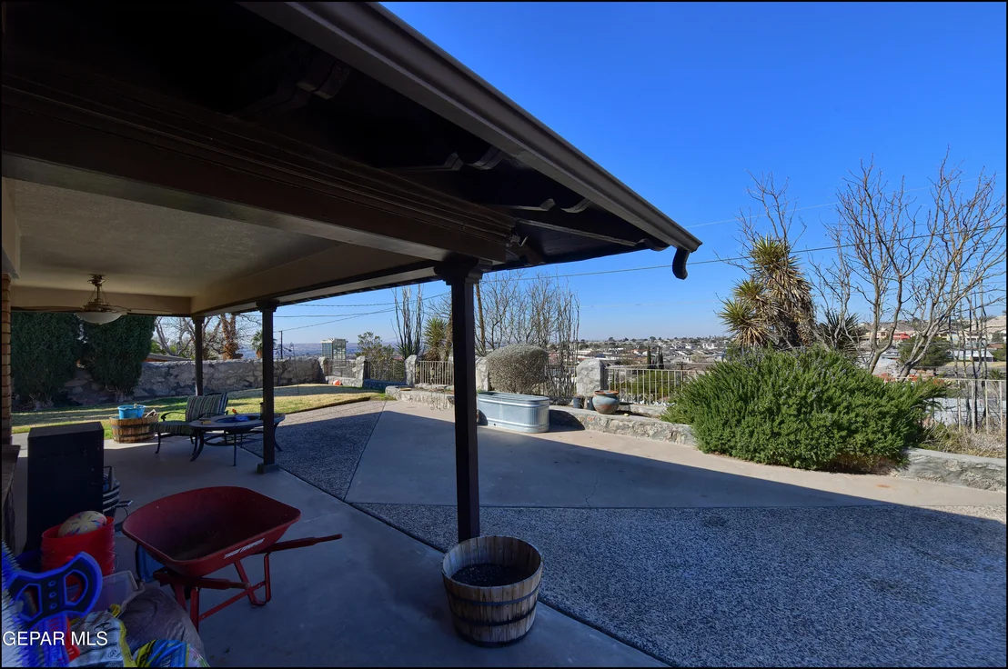 Photo of 411 CROWN POINT Drive
