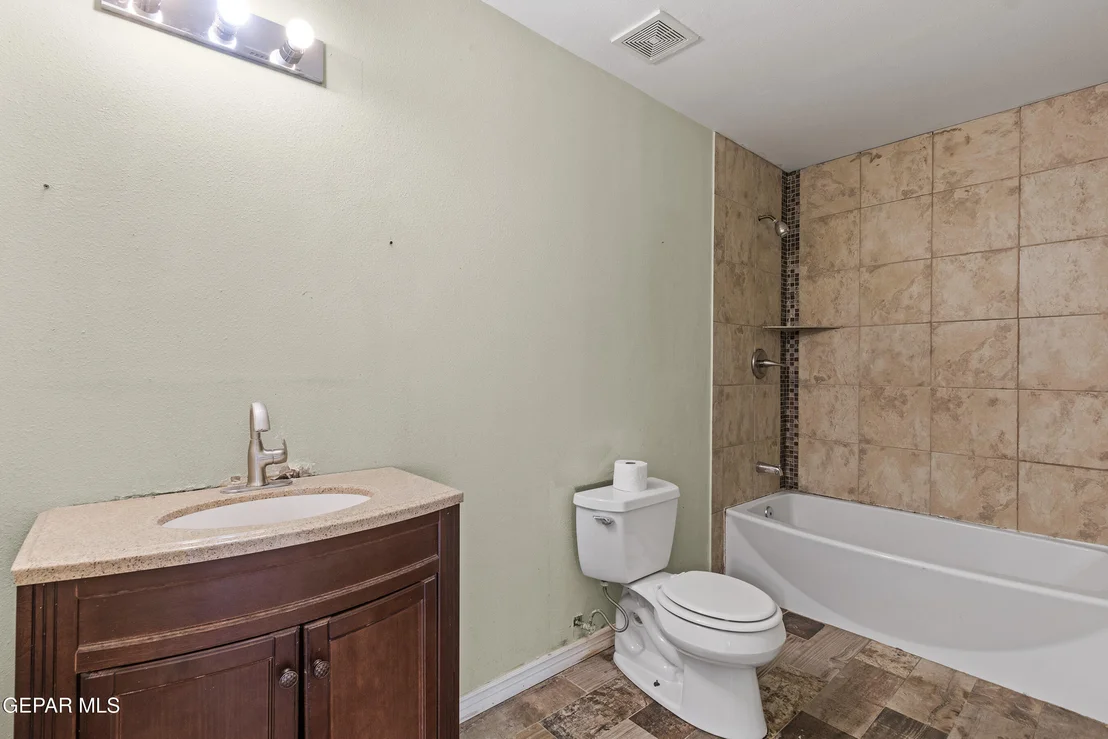 Photo of 360 Judge Bean Circle