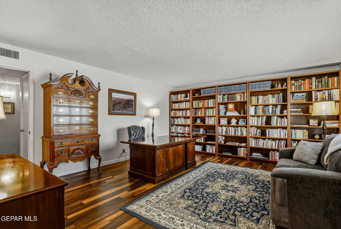 Photo of 301 NORTHWIND Drive