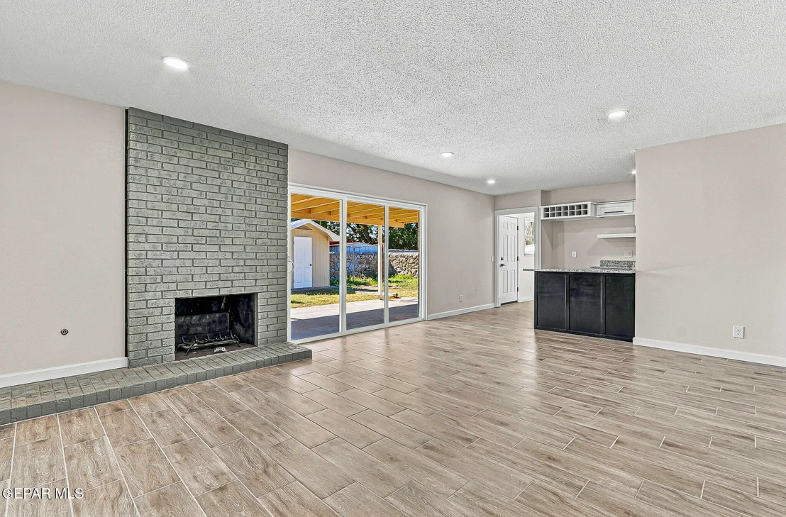 Photo of 8208 PARKLAND Drive