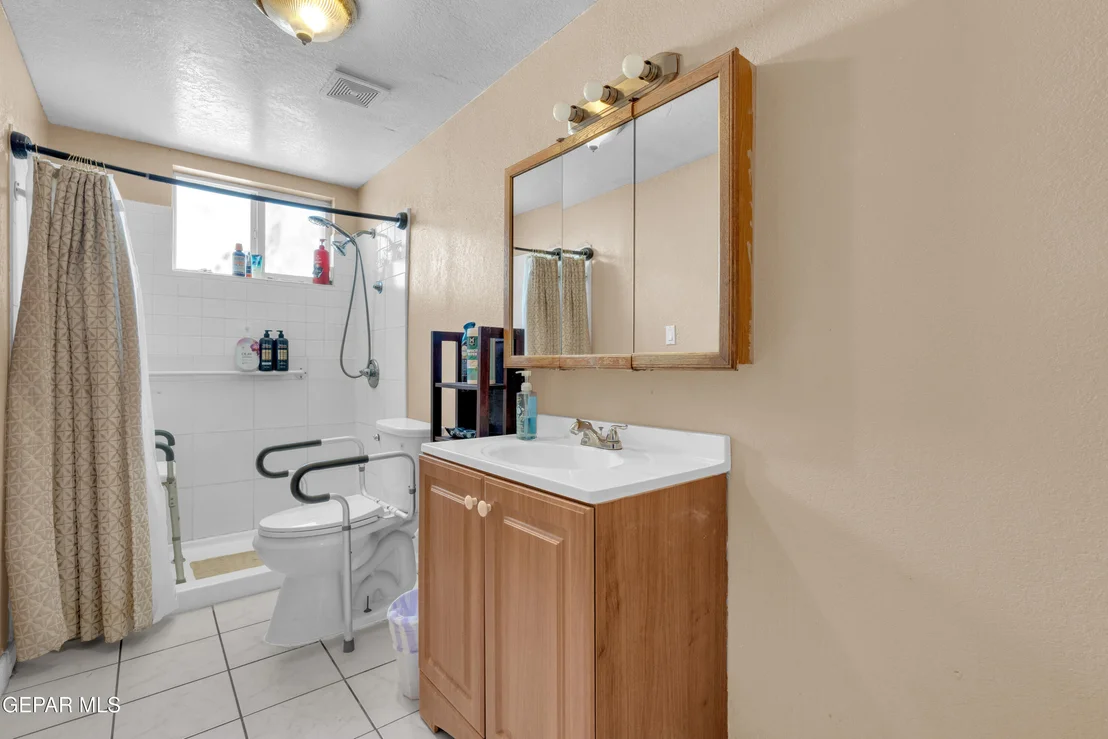 Photo of 240 PRINCETON Way