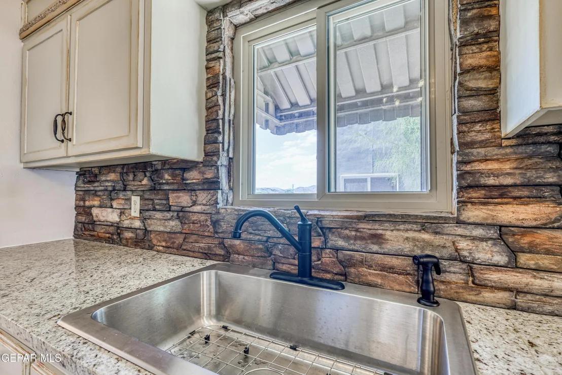 Photo of 825 Galloway Drive