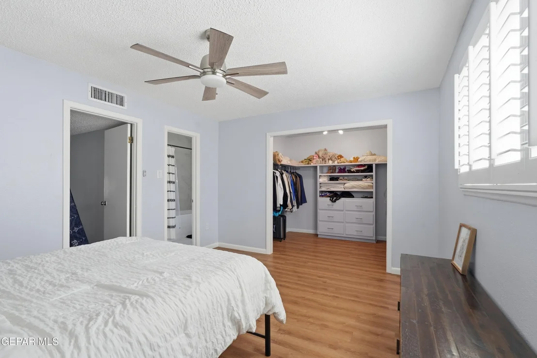 Photo of 6416 LOS ROBLES Drive