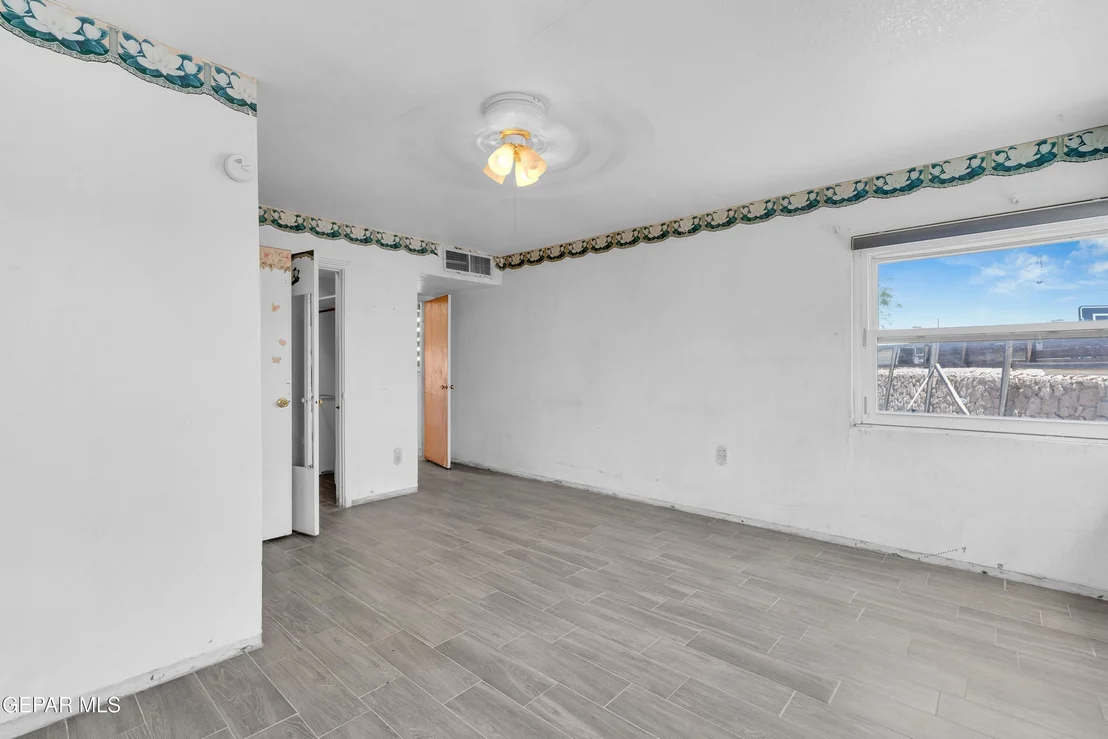 Photo of 5013 Flower Drive