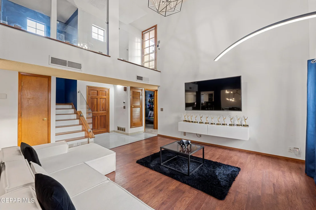 Photo of 6913 Crown Ridge Drive