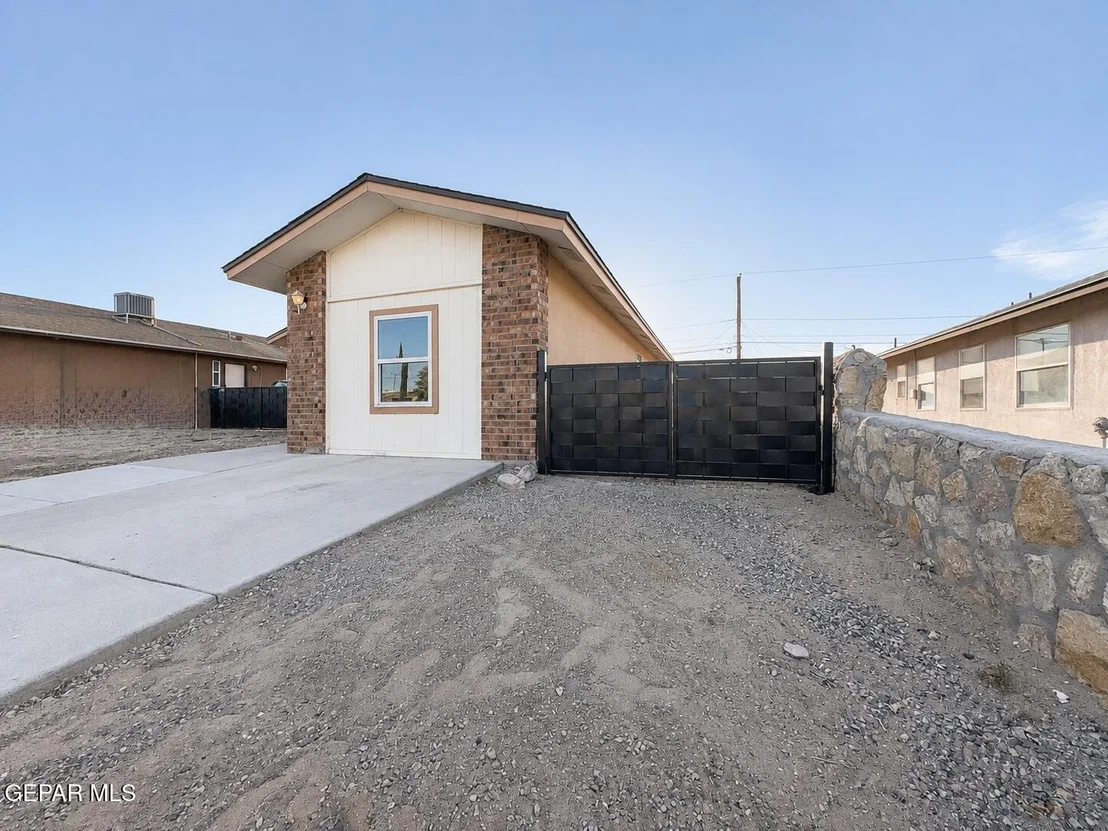 Photo of 441 REILLY Lane