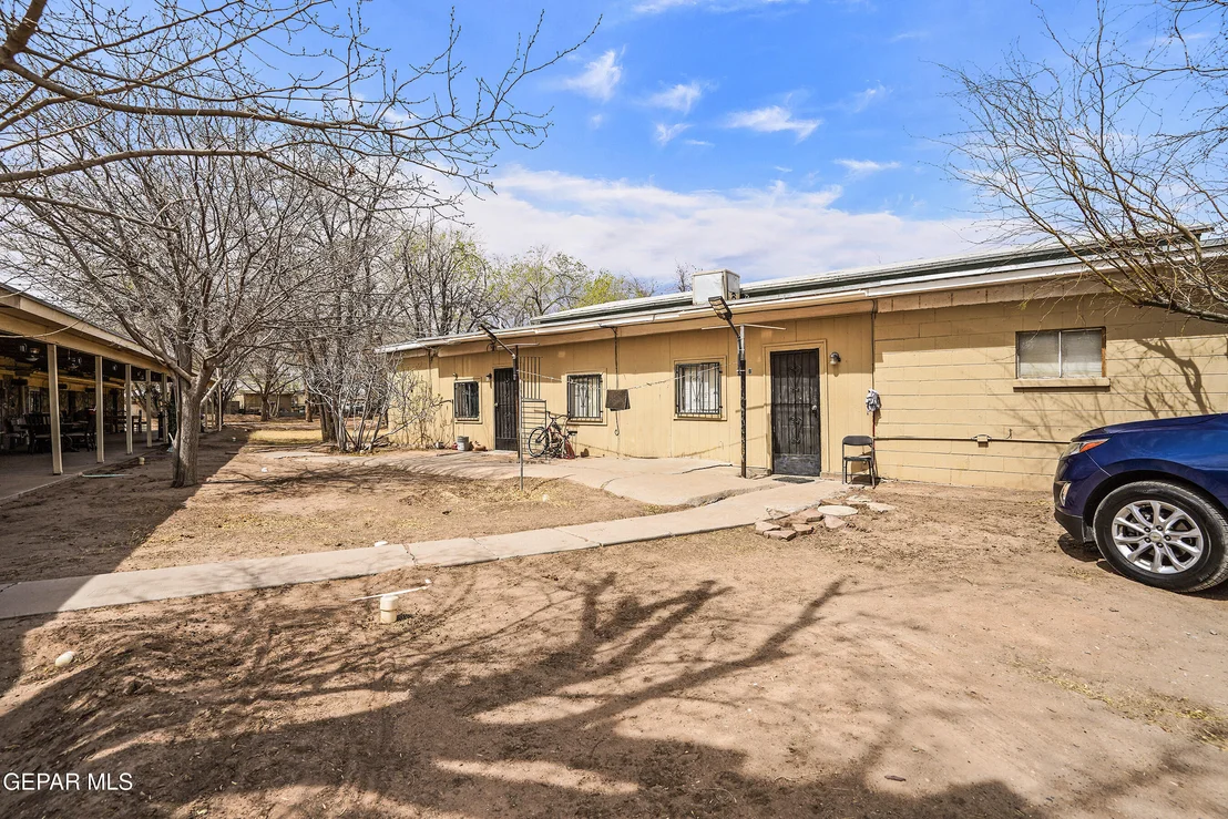 Photo of 8445 ROSEWAY Drive