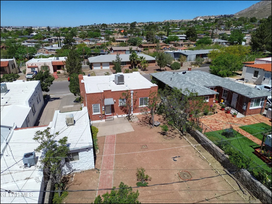 Photo of 912 MESITA Drive