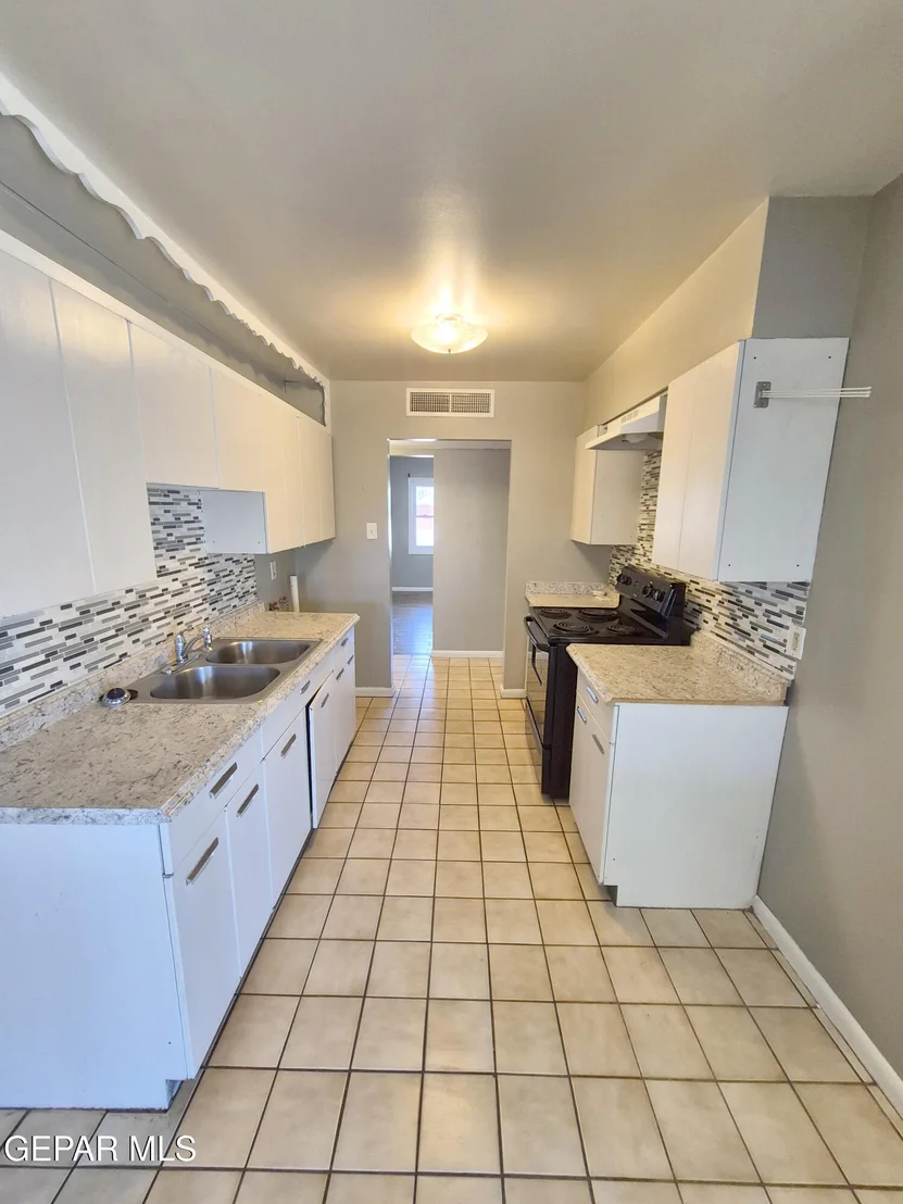 Photo of 417 Balboa Road
