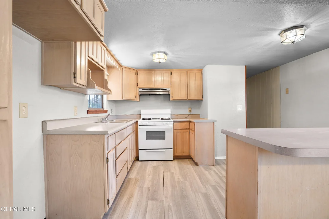 Photo of 300 RUFFIAN Way