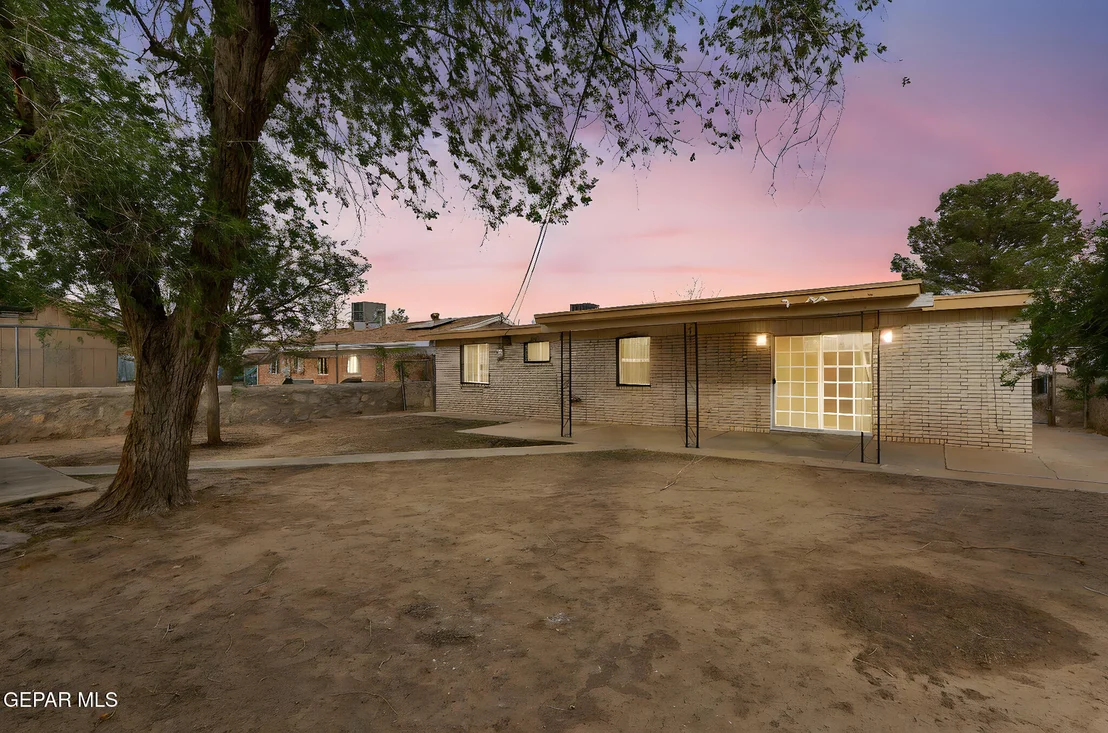 Photo of 233 MANUEL Drive