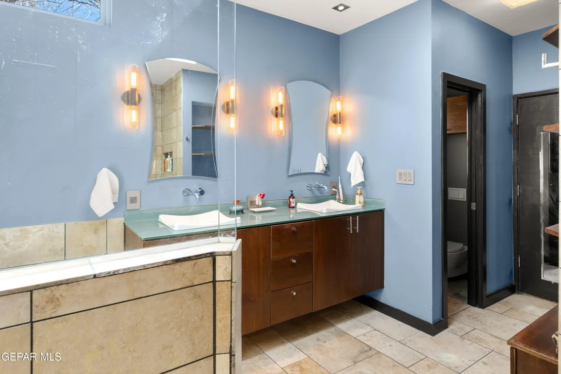 Photo of 612 WILLOW GLEN Drive