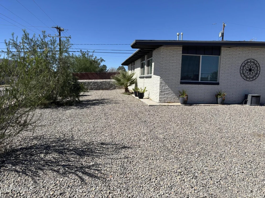 Photo of 7874 Broadway Drive