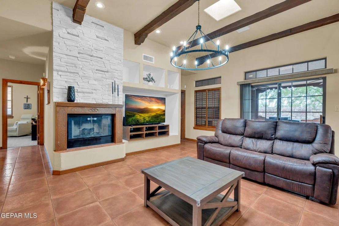 Photo of 1072 LOS MOROS Drive