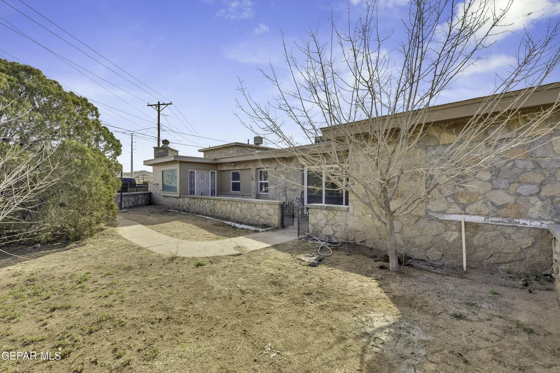 Photo of 2500 HAWLEY Circle