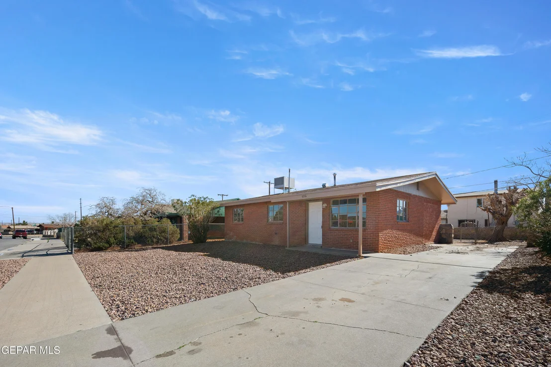Photo of 5016 DEBEERS Drive