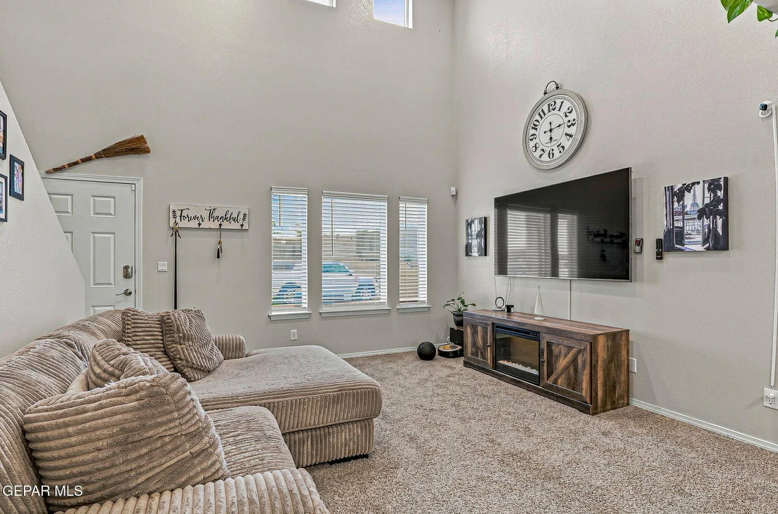 Photo of 433 TWILIGHT Drive