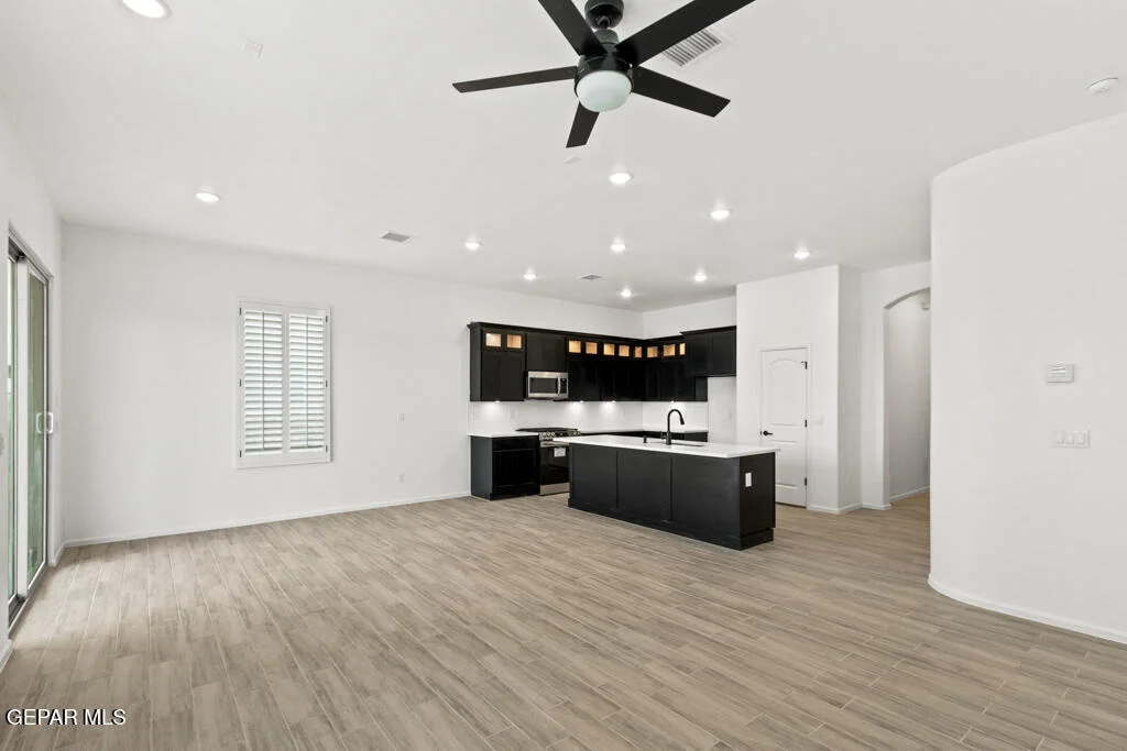 Photo of 15048 Laura Lane
