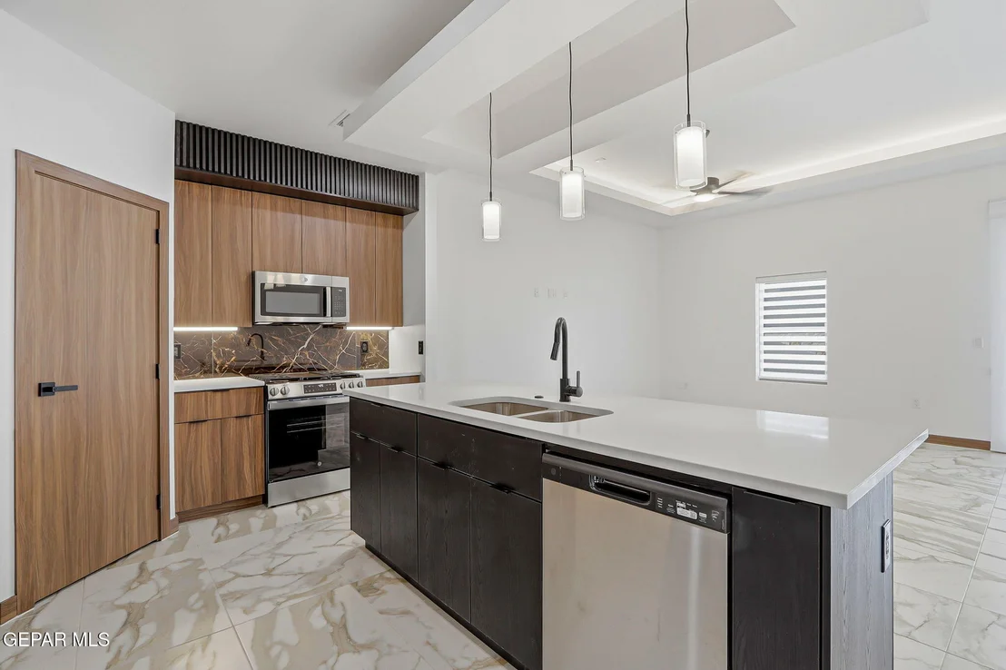 Photo of 953 Ada Lane