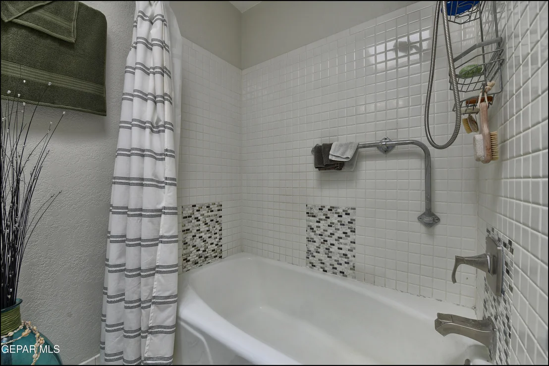 Photo of 411 CROWN POINT Drive