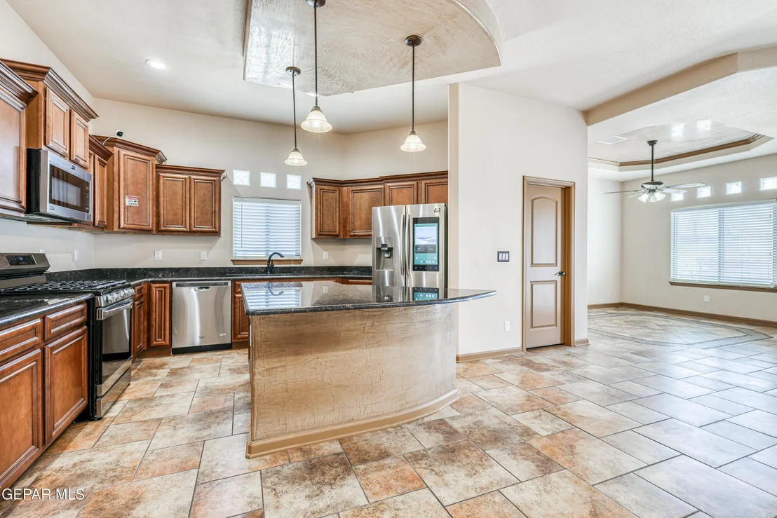 Photo of 12152 CHAPEL HILL Road