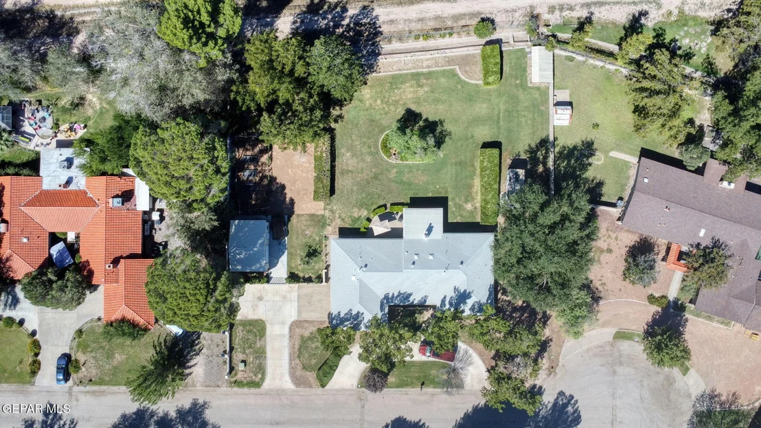 Photo of 717 LIVE OAK Drive