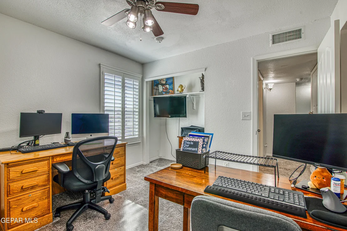 Photo of 6200 KENNETH CAPSHAW Place