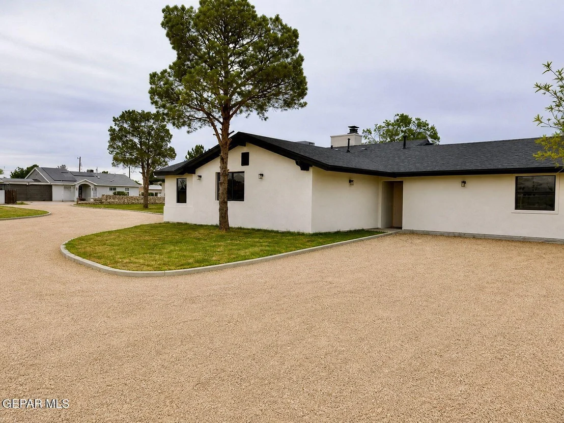 Photo of 775 W BORDERLAND Road