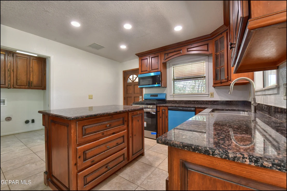 Photo of 6525 UPPER VALLEY Road