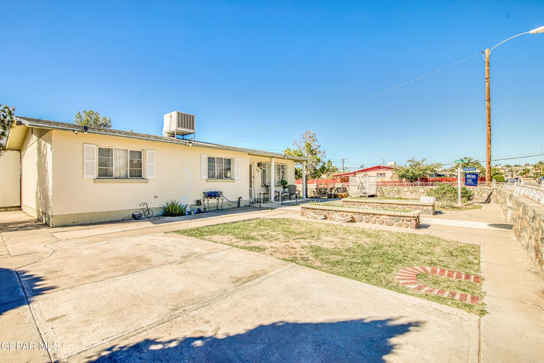 Photo of 1121 Belen Road