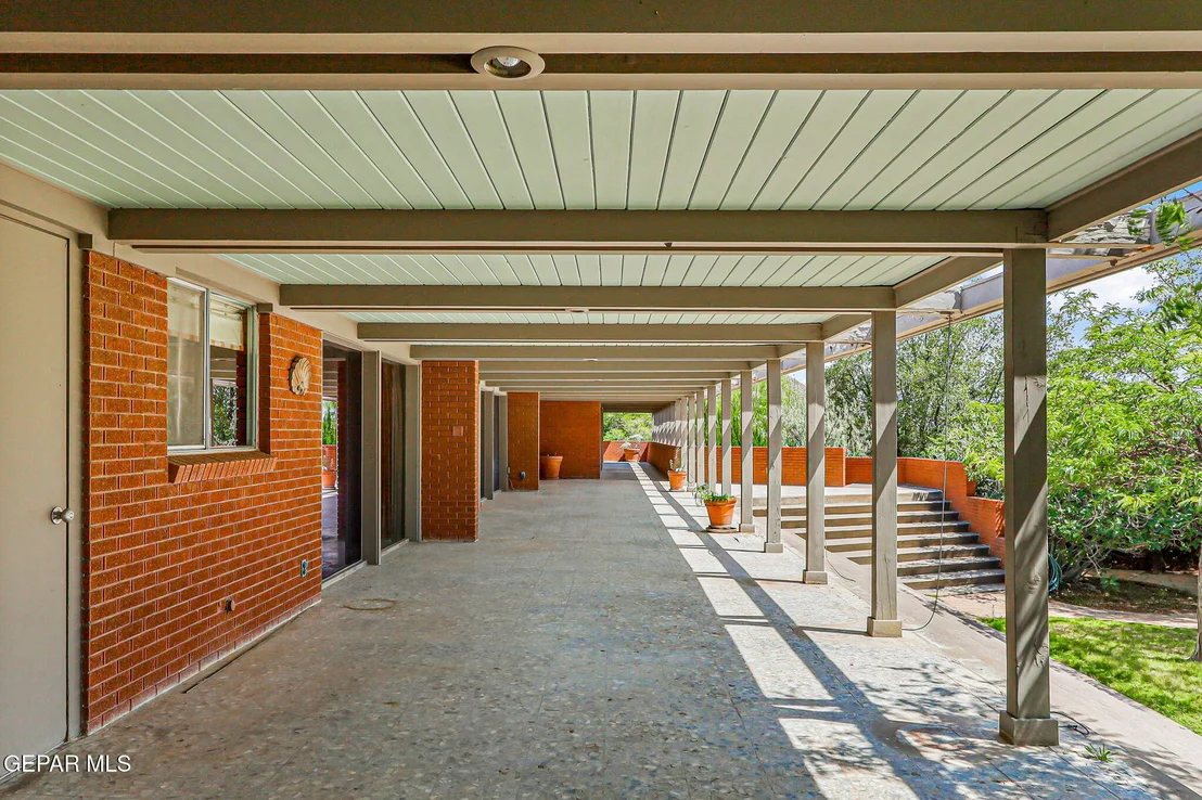 Photo of 1209 Thunderbird Drive