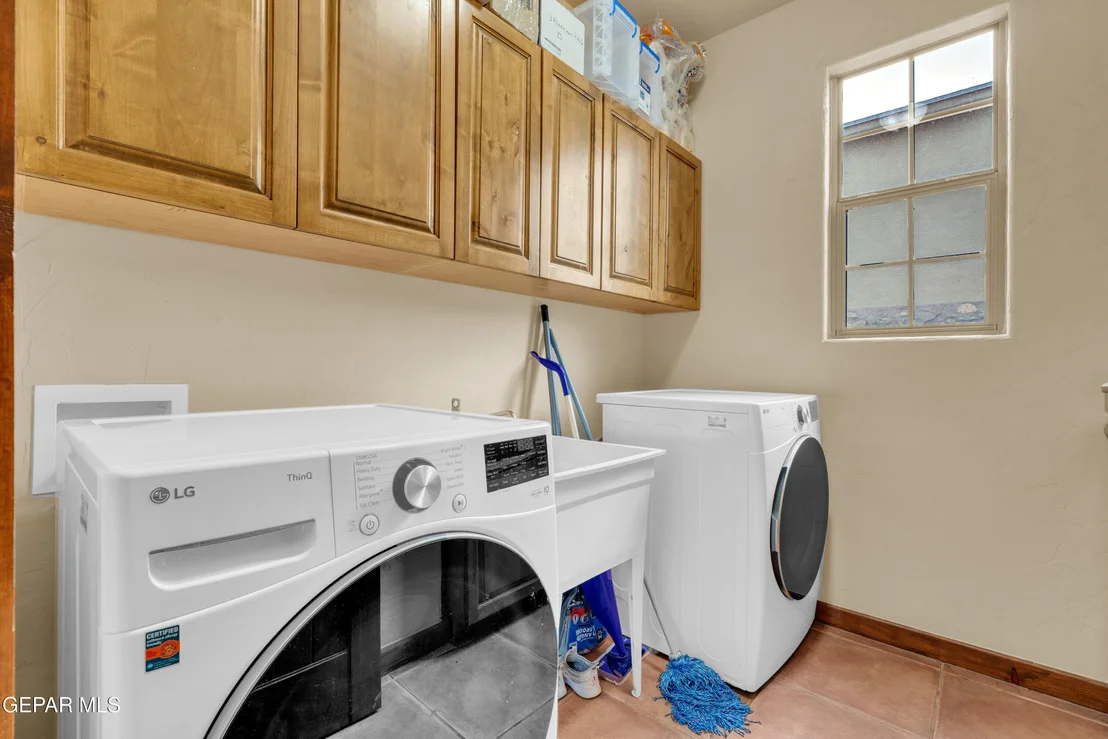 Photo of 1072 LOS MOROS Drive