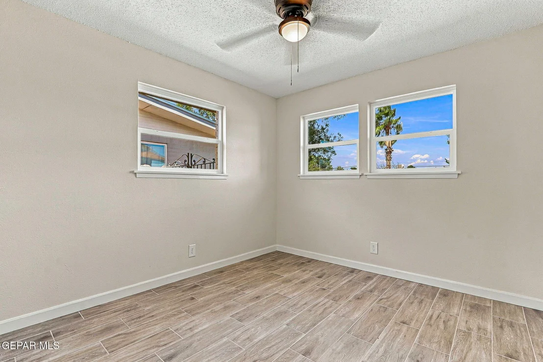 Photo of 8208 PARKLAND Drive