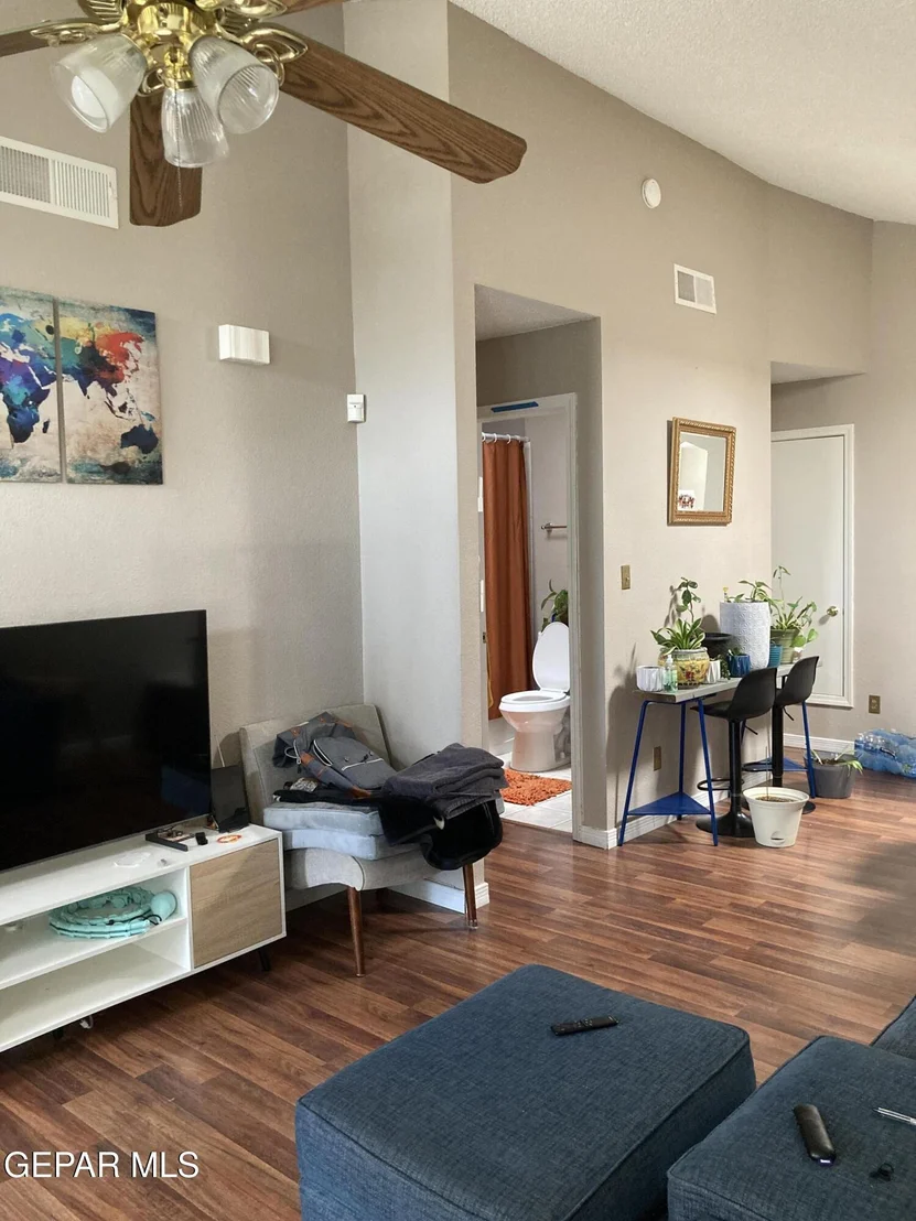 Photo of 9145 BUR OAK Circle