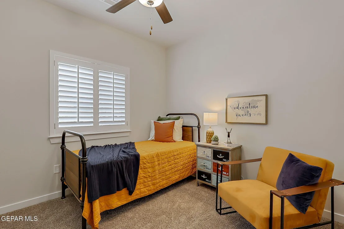 Photo of 924 Nayland Place