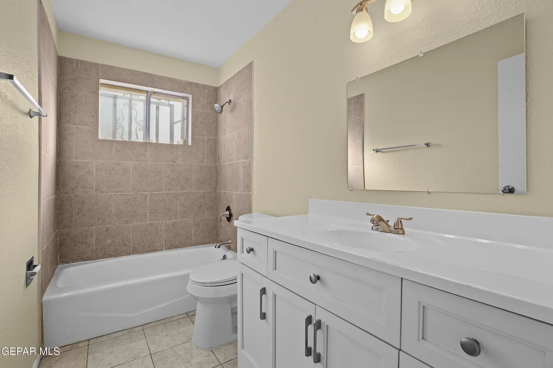 Photo of 4968 GRAPELAND Drive